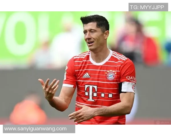 莱万转会巴萨引发拜仁球迷愤怒指责其忘恩负义情绪高涨